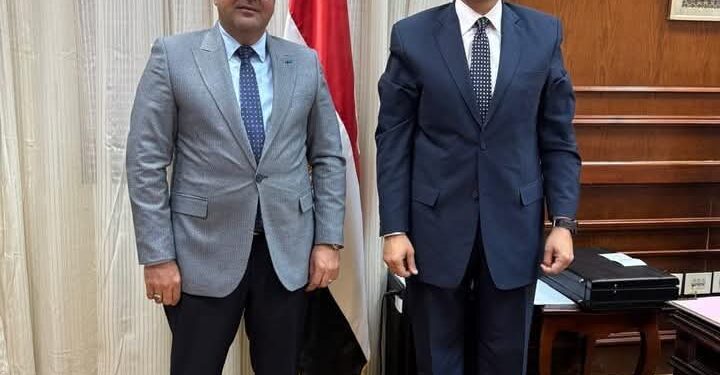 محافظ الجيزة يستقبل السكرتير العام والسكرتير المساعد الجدد في أول يوم عمل لهما