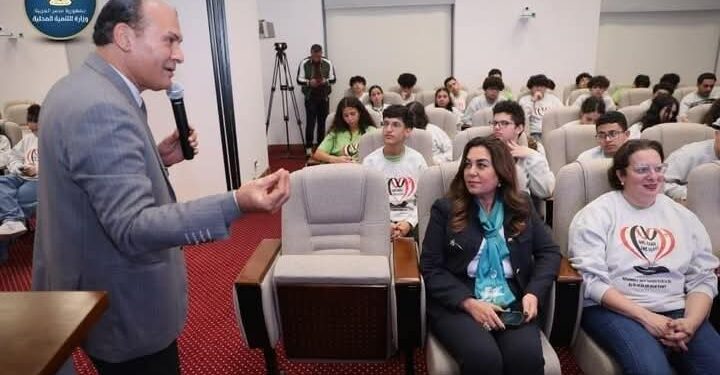 طلاب “فيلوباتير” بكندا يطلعون على جهود التنمية المحلية في مصر