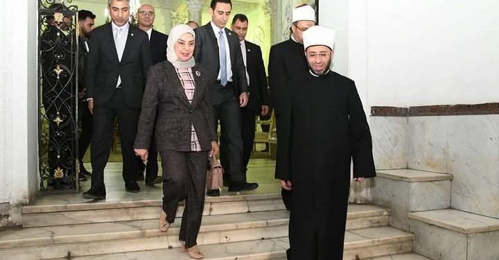 وزير الأوقاف يستقبل سفيرة مملكة البحرين بمصر 