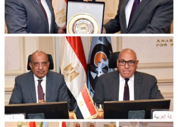 توقيع عقد إنشاء مشروع صناعى للألواح الشمسية بحضور رئيس الهيئة العربية للتصنيع ووزير الكهرباء والطاقة المتجددة 