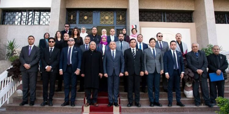 محافظ الإسماعيلية يستقبل نائب رئيس حزب حماة الوطن والوفد المرافق له 