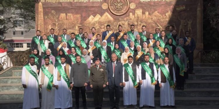 الشباب والرياضة تختتم فعاليات دورة صناعة واتخاذ القرار رقم ١٠ للكوادر الشبابية والقيادية من المحافظات الحدودية