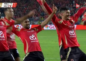 الأهلي يلحق أول هزيمة للمصري بالدوري