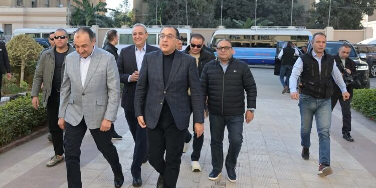 رئيس الوزراء يتفقد شركة مصر للغزل والنسيج ومنطقة المصانع القديمة بمدينة “المحلة الكُبرى”