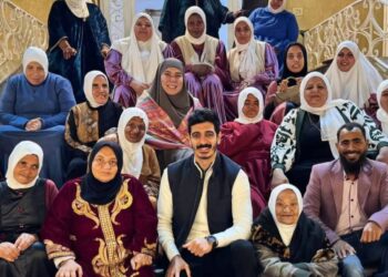 التيك توكر شاكر يزور دار “زهرة مصر” للمسنين لرسم البسمة وتقديم المساعدة