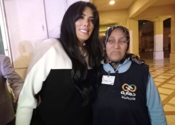 حورية فرغلي في لقطات إنسانية بمهرجان القاهرة السينمائي