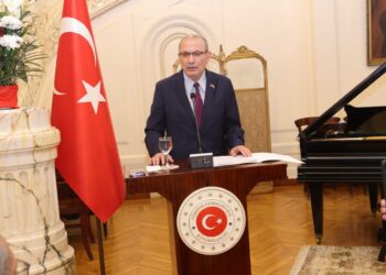 صرح السفير التركى:يتعين على إسرائيل الانسحاب بشكل كامل من غزة، وليس فقط من معبر رفح الحدودي وممر فيلادلفيا