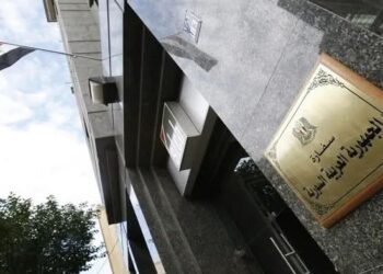 السفارة السورية تعلن في لبنان استئناف العمل بالقسم القنصلي الثلاثاء المقبل