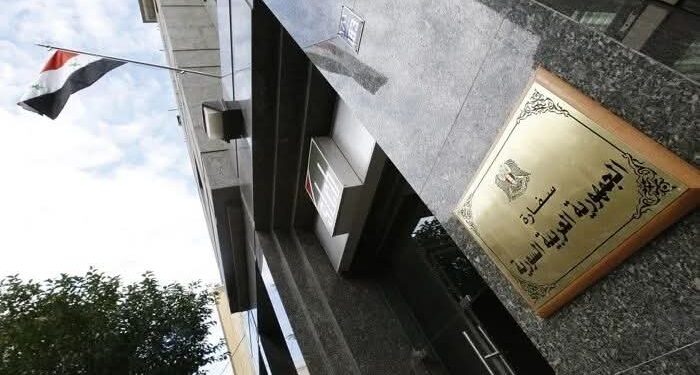 السفارة السورية تعلن في لبنان استئناف العمل بالقسم القنصلي الثلاثاء المقبل