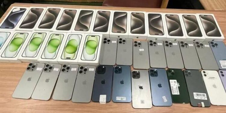 تحصيل رسوم الهواتف علي الأجنبي الذي تزيد فترة زيارته لمصر عن 3 شهور