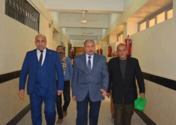 نائب رئيس جامعة الأزهر للوجه القبلي يتفقد معمل الصوتيات بكلية التربية بنين بأسيوط 