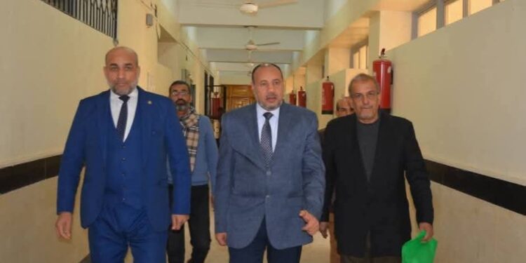 نائب رئيس جامعة الأزهر للوجه القبلي يتفقد معمل الصوتيات بكلية التربية بنين بأسيوط 