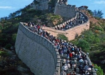 بنِآء آلبشُر أهم منِ ” بنِاء آلحجر” لَأنِه بنِآء لَلَوطِنِ