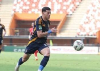 صاحب الهاتريك في أستاد أبيدجان إمام عاشور مبروك لجمهور الأهلى وبوعدكم باللقب