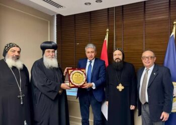 وزير السياحة والآثار يستقبل الأنبا دانيال النائب البابوي وأسقف ورئيس دير الأنبا بولا بالبحر الأحمر