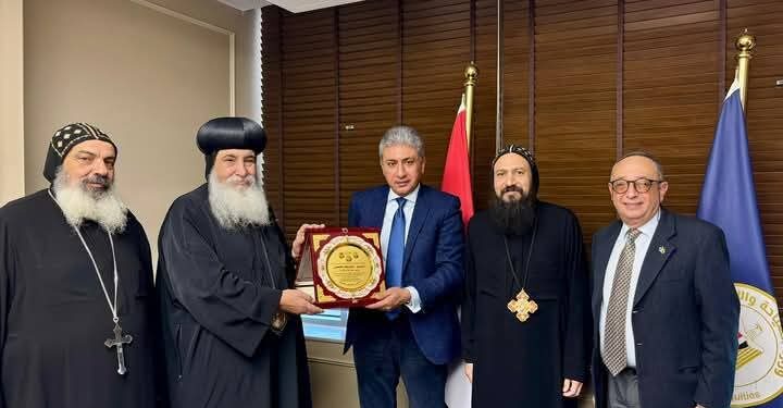 وزير السياحة والآثار يستقبل الأنبا دانيال النائب البابوي وأسقف ورئيس دير الأنبا بولا بالبحر الأحمر