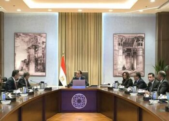 رئيس الوزراء يستعرض ملامح منظومـة الكارت الموحـد لصرف الدعـم التمويني