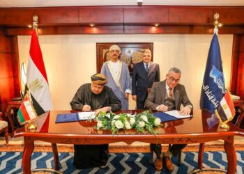 الفريق أسامة ربيع يشهد توقيع مذكرة تبادل رؤى مع الشركة العُمانية للخدمات اللوجستية المتكاملة