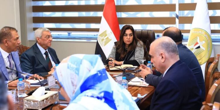 وزيرة التنمية المحلية تتابع الموقف التنفيذي لملفات عمل قطاع الإدارة الاستراتيجية بالوزارة