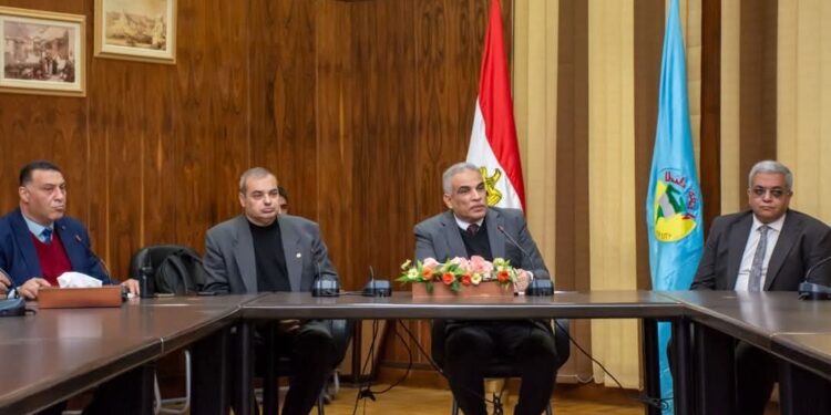 الدكتور محمد حسين يشدد على الضوابط والتدابير الأمنية خلال فترة الامتحانات وإجازة منتصف العام