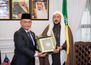 وزير الشؤون الإسلامية” يشهد جلسة مباحثات مع وزير الشؤون الدينية بماليزيا