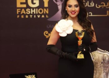 الفنانة إيمان ناجي تهنئ الإخوة المسيحين بعيد الميلاد المجيد 