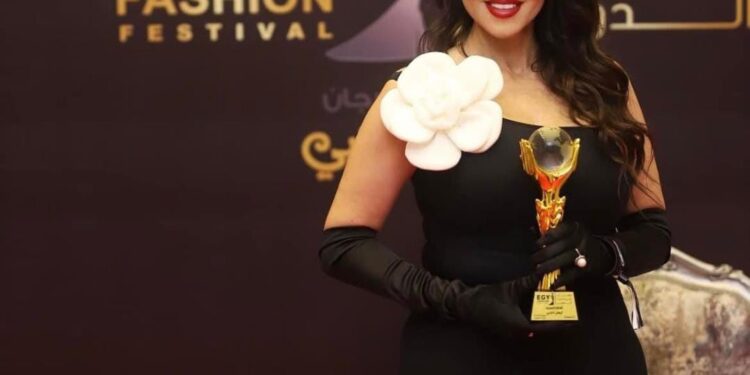 الفنانة إيمان ناجي تهنئ الإخوة المسيحين بعيد الميلاد المجيد