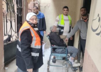 لفتة إنسانية .. محافظ الدقهلية يكلف بتوفير مكان لائق على الفور وتوفير الرعاية لرجل مسن”بلا مأوى”