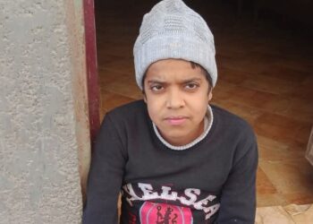 استغاثه ام  لرئيس الجمهورية  لعلاج ابنها من مرض (الدوشين) القاتل…قنا