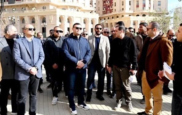 وزير الإسكان يتفقد سير العمل بالحى السكنى الخامس R5 بالعاصمة الإدارية الجديدة