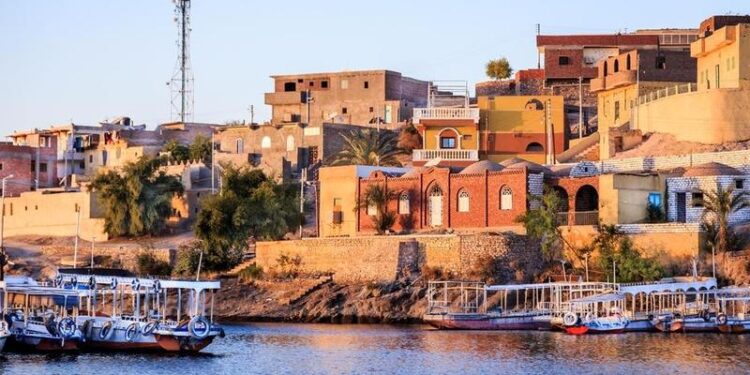 محافظة أسوان : رصد حالات استفزاز للمواطنين من بعض العاملين بالكهرباء