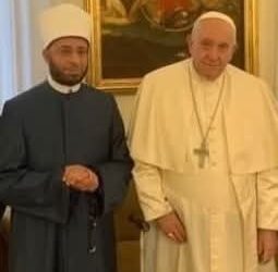 السيسي ينيب وزير الأوقاف في حضور عزاء بابا الفاتيكان