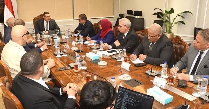 •وزير الإسكان يلتقي مسئولي “منصة مصر العقارية” لاستعراض أوجه التعاون المستقبلي بملف التحول الرقمي