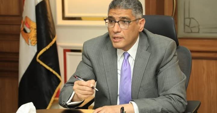 اغلق كيانات تعليمية مخالفة بالهرم و6 أكتوبر