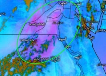 تقدم عاصفة الرمال المثارة الى شمال الصعيد والقاهرة الكبرى ووصولها تلك المناطق خلال ساعات