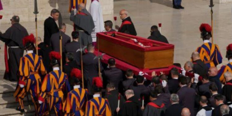 العالم يودع بابا الفاتيكان بجنازة عالمية وطقوس دينية وإجراءات أمنية مشددة