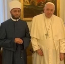 وزير الأوقاف: بابا الفاتيكان رمز الإنسانية والسلام