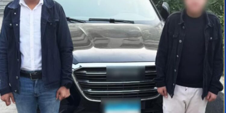 نجل ثري عربي يثير الذعر بسيارته بين المواطنين