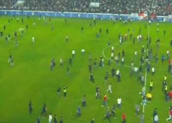 اشتباكات بين لاعبي وجماهير فريقي نوروز وزاخو بالدوري العراقي