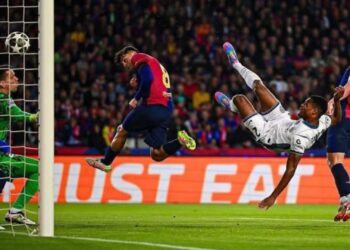 انتر ميلان  يحقق تعادلا ثمينا أمام مضيفه برشلونة