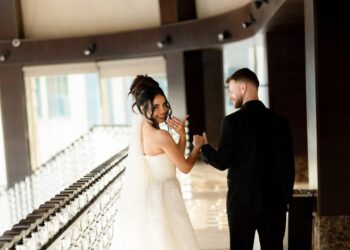 ملكة جمال مصر شاهي حمدي تتألق في حفل زفافها