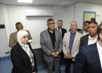 محافظ الجيزة يتفقد التأمين الصحي بمدينة السادس من أكتوبر لمتابعة الخدمات المقدمة للمواطنين 