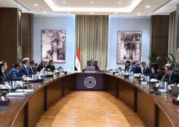 رئيس الوزراء يتابع مستجدات الموقف الحالي لبرنامج الطروحات الحكومية