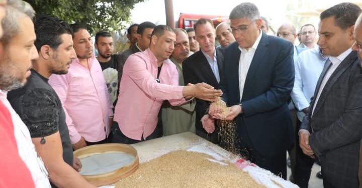 ” النجار ” يتفقد صومعة إمبابة لمتابعة انتظام توريد وتخزين محصول القمح..توريد ٤٤ ألف طن قمح