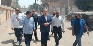 ائب محافظ الجيزة يتفقد الوحدة المحلية لقرية المنوات ويتابع التجهيزات النهائية الصرف الصحي