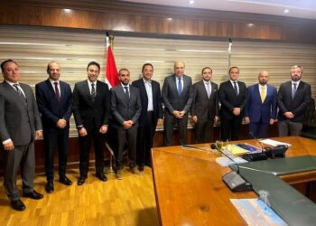 وزير الطيران المدني يلتقي وفد شركة Space42 لبحث سُبل التعاون المشترك