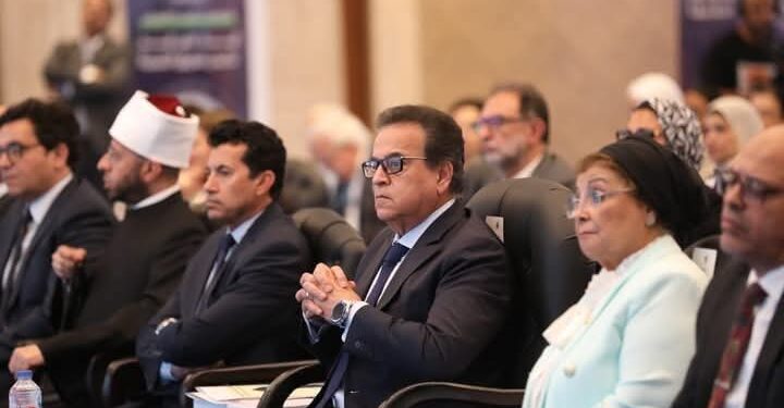 نائب رئيس الوزراء وزير الصحة والسكان يطلق الخطة العاجلة للسكان والتنمية