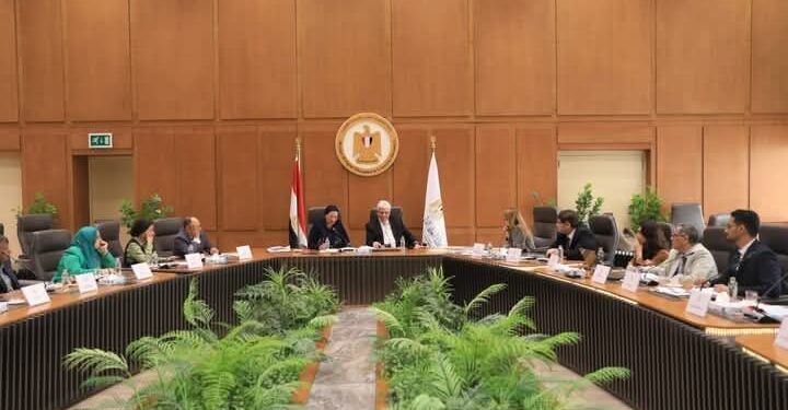 وزيرا التعليم العالي والبيئة يبحثان مع مديرة مكتب اليونسكو الإقليمي سبل التعاون في برنامج الإنسان والمحيط الحيوي