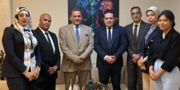 وفد نقابة محامي جنوب الجيزة يزور شركة التميز للمحاماة ويبحث سبل التعاون المشترك