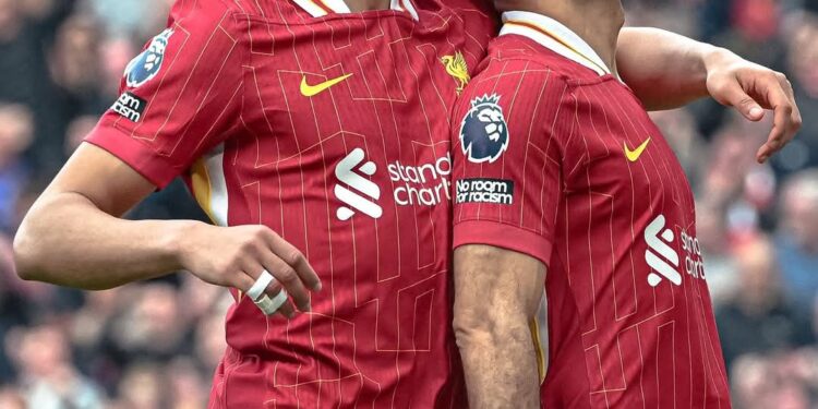 رسميا ترشيح مو صلاح لجائزة أفضل لاعب في البريمير ليج